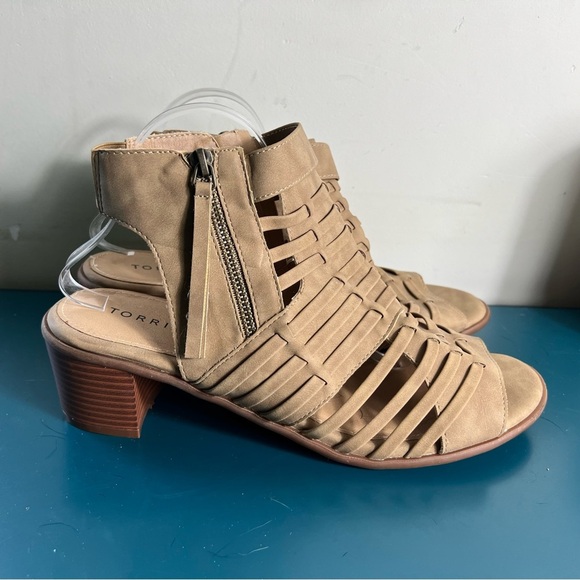 Torrid Tan Woven Blocked Heel Sandals Size 12 W Side Zip Cage Open Toe - Picture 1 of 11